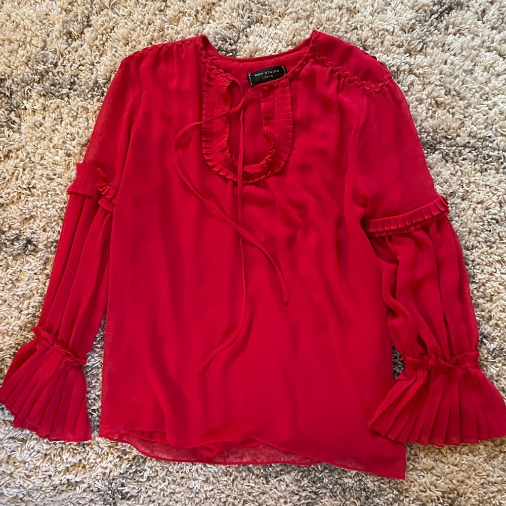 Max Studio Red Blouse with Pleated Sleeves Size Medium‎